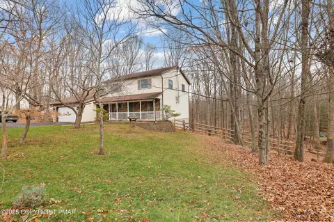 113 Hemlock Rd, Tannersville, PA 18372
