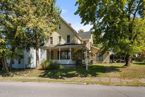 204 Lackawanna Ave, East Stroudsburg, PA 18301