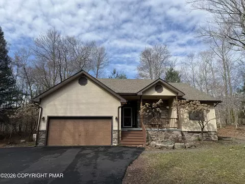 98 Bender Rd, Gouldsboro, PA 18424