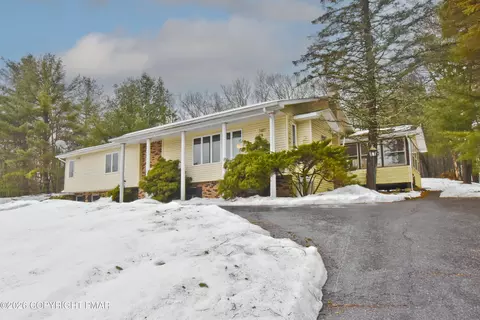 110 Saddle Ct, Stroudsburg, PA 18360