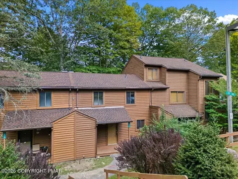 337 Crewe Ct, Bushkill, PA 18324