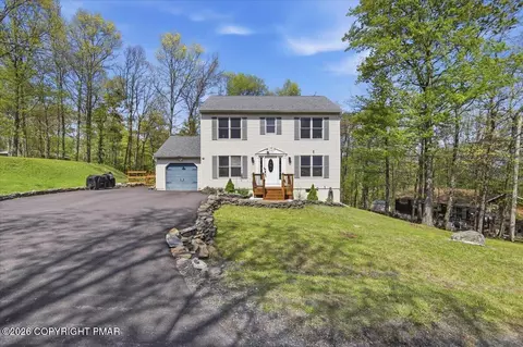 120 Linn Cir, Bushkill, PA 18324