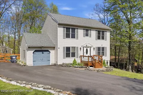 120 Linn Cir, Bushkill, PA 18324