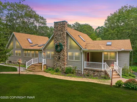 142 Bloss Rd, Canadensis, PA 18325