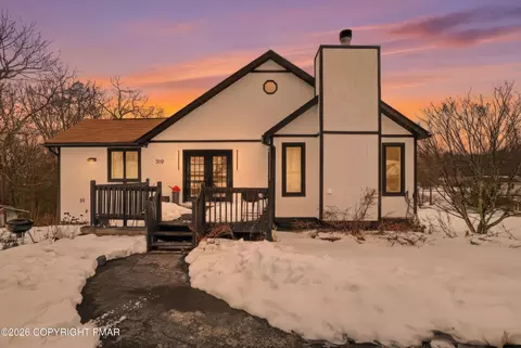 319 Ramblebush Rd, Stroudsburg, PA 18360