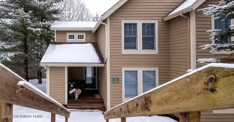 475 Spruce Dr, Tannersville, PA 18372