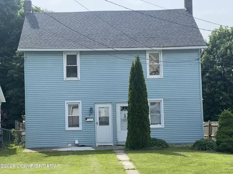 16-18 E Main St, Pen Argyl, PA 18072
