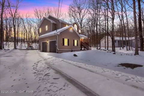 1316 Kensington Dr, East Stroudsburg, PA 18301
