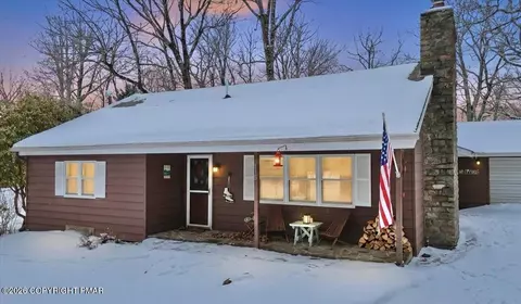 115 Crest Dr, Lake Harmony, PA 18624