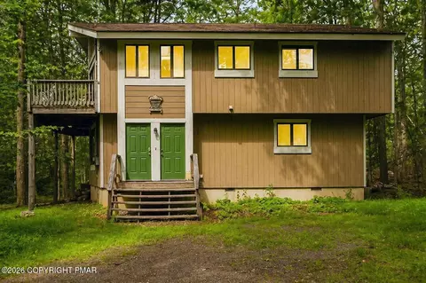 4121 Hemlock Trl, Pocono Pines, PA 18350