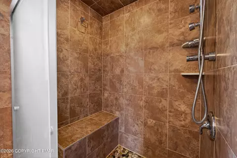 Bath - 3112 Spring Ct, Bushkill, PA 18324 photo 4 of 6