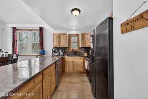 Kitchen - 3112 Spring Ct, Bushkill, PA 18324 photo 2 of 4