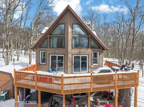 Exterior - 3112 Spring Ct, Bushkill, PA 18324 photo 2 of 9