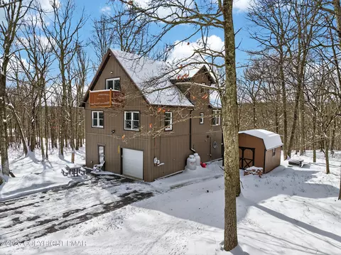 Exterior - 3112 Spring Ct, Bushkill, PA 18324 photo 3 of 9