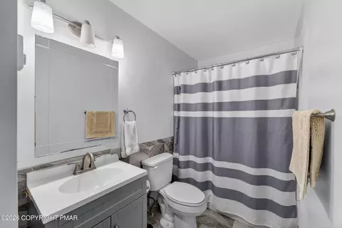 Bath - 3112 Spring Ct, Bushkill, PA 18324 photo 5 of 6
