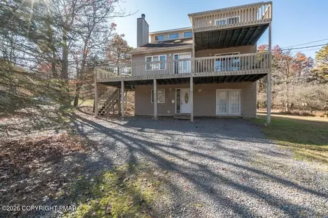 82 Lindbergh Cir, Albrightsville, PA 18210
