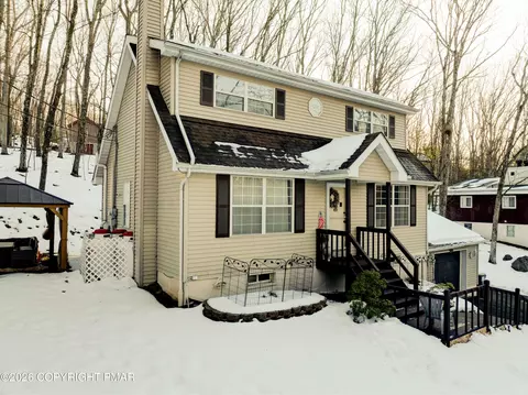 2110 Lansdale Dr, East Stroudsburg, PA 18301