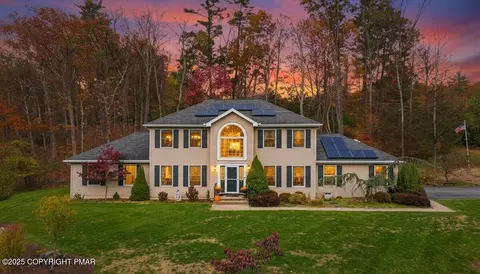 102 Arbor Way, Stroudsburg, PA 18360