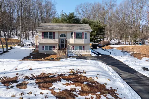 907 Tamaqua Rd, East Stroudsburg, PA 18302