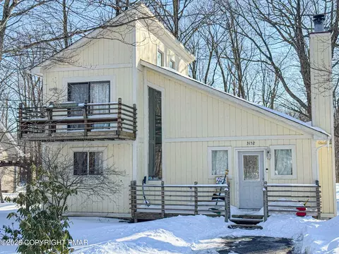 3152 Hamlet Dr, Tobyhanna, PA 18466