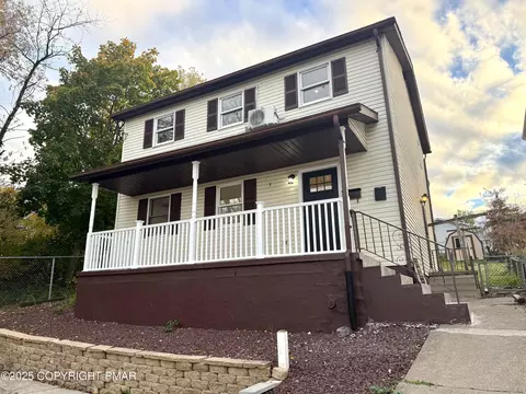 9 Mack St, Plains, PA 18705