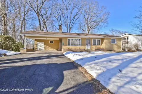 5 Woods Rd, East Stroudsburg, PA 18301