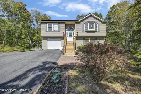 104 Yvette Ct, Dingmans Ferry, PA 18328