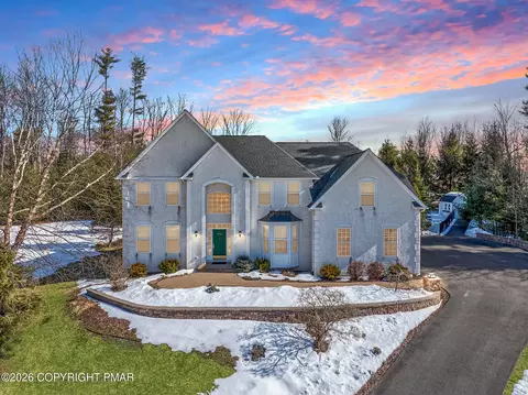 3209 Mountain Laurel Dr, East Stroudsburg, PA 18301