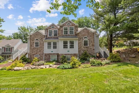 12 Beachwood Ct, Lake Harmony, PA 18624