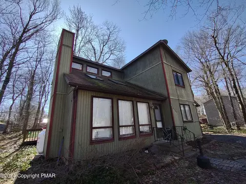 5127 Iroquois St, Tobyhanna, PA 18466