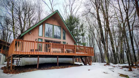 85 Cedarwood Ter, Lake Ariel, PA 18436