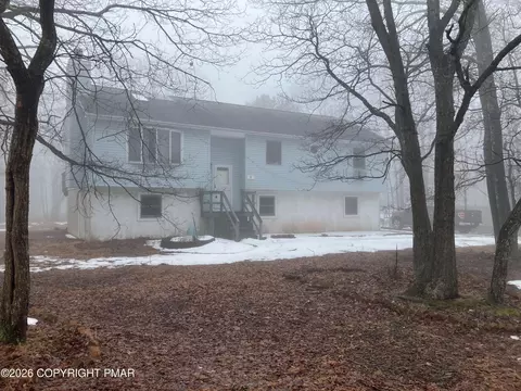 16 Penn Forest Dr, Albrightsville, PA 18210