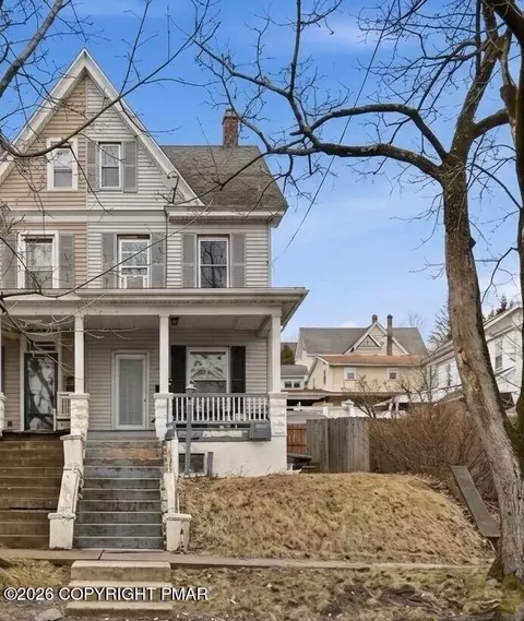 10 W 7th St, Jim Thorpe, PA 18229