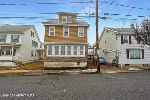 310 W Ludlow St, Summit Hill, PA 18250