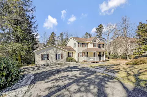 1338 Hilltop Dr, Long Pond, PA 18334