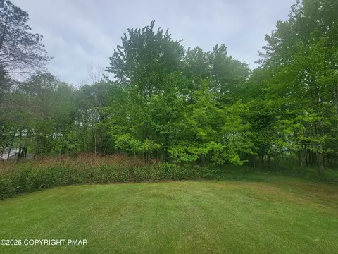 T453 Rear T453 Rear And Hillside Street, Richmondale, PA 18421