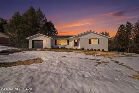 784 Sunset Ln, Stroudsburg, PA 18360