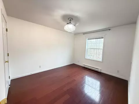 Bedroom - 6486 Decker Rd, Bushkill, PA 18324 photo 3 of 5