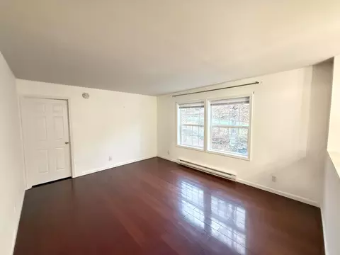 Living - 6486 Decker Rd, Bushkill, PA 18324 photo 4 of 7