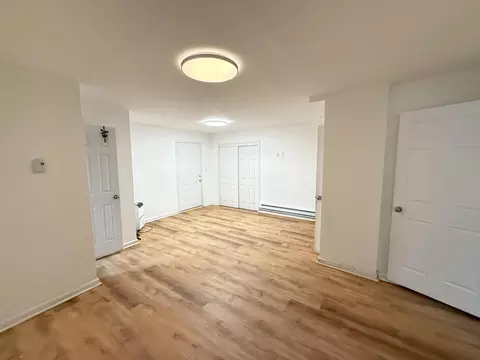 Living - 6486 Decker Rd, Bushkill, PA 18324 photo 6 of 7