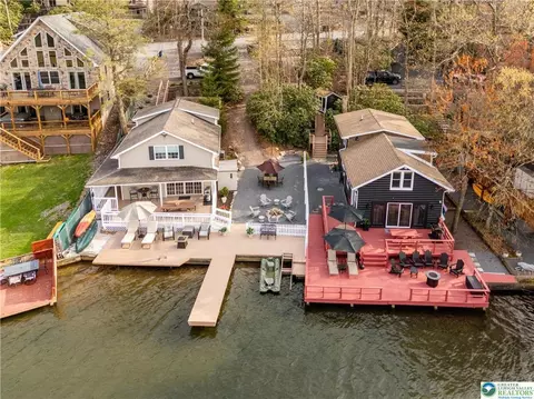36 S Lake Dr, Lake Harmony, PA 18624