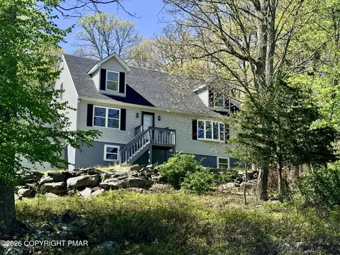459 Pocono Blvd, Bushkill, PA 18324