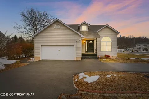 1100 Ehler St, Stroudsburg, PA 18360