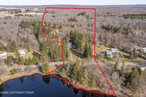 2101 Lakeside Dr, Tobyhanna, PA 18466