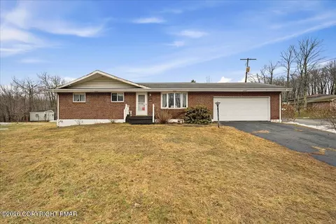 100 Valley View Ter, Forest City, PA 18421