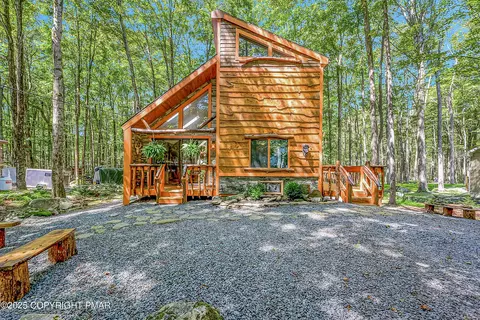133 Minisink Dr, Pocono Lake, PA 18347