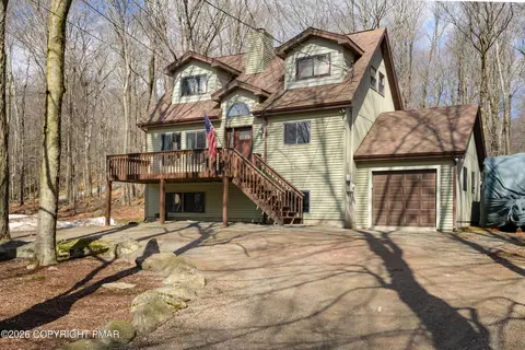 1399 Pocono Dr, Gouldsboro, PA 18424