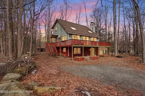 378 Lakewood Dr, Lake Ariel, PA 18436