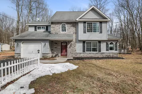 33 Sassafras Rd, Albrightsville, PA 18210