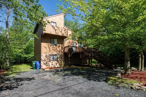 1783 Rolling Hills Dr, Tobyhanna, PA 18466